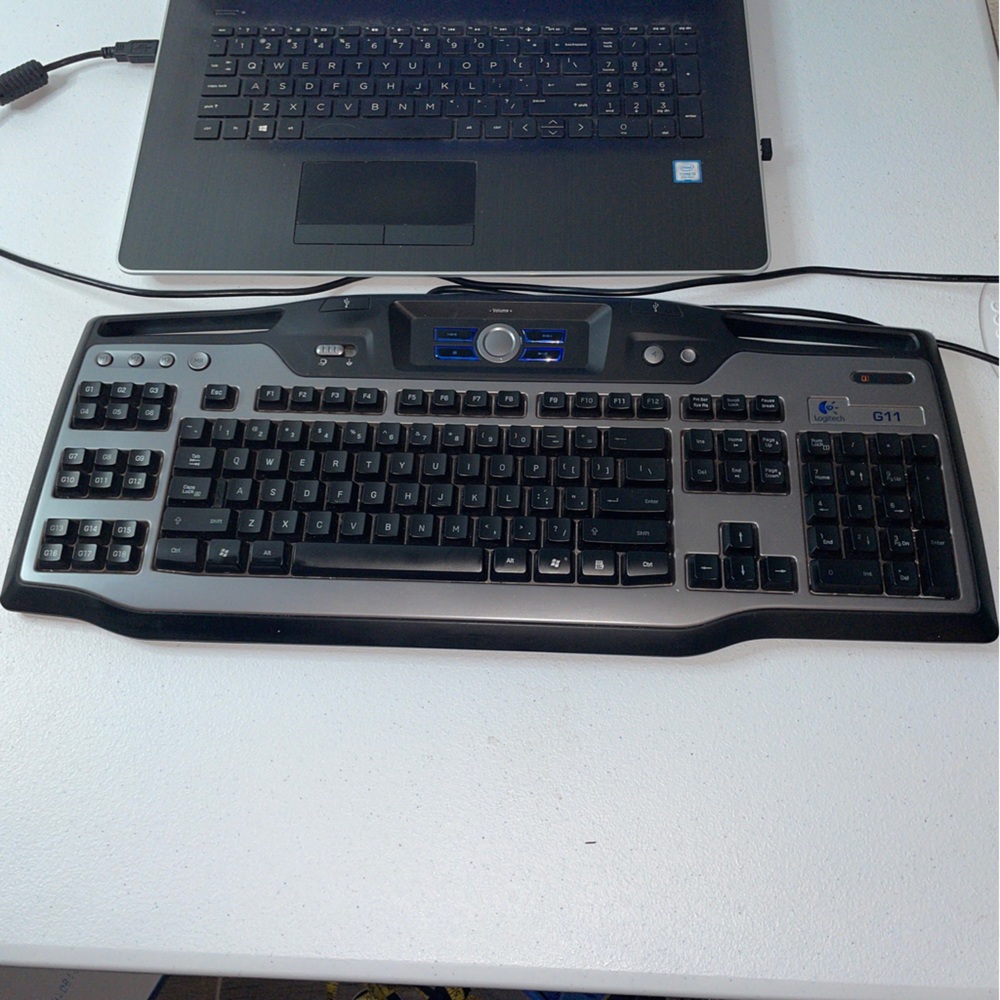 Logitech G11 Y-UG75A Gaming Keyboard Programmable Blue Backlit Keys Wired USB